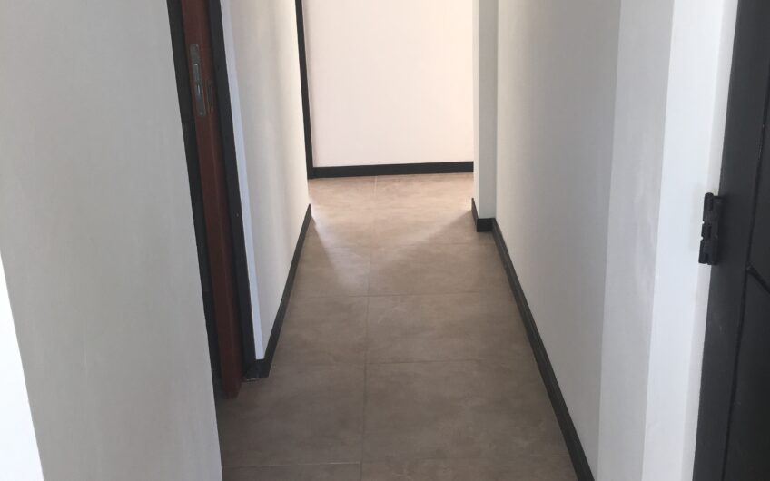 Departamento con Cochera y Terraza con Parrilla