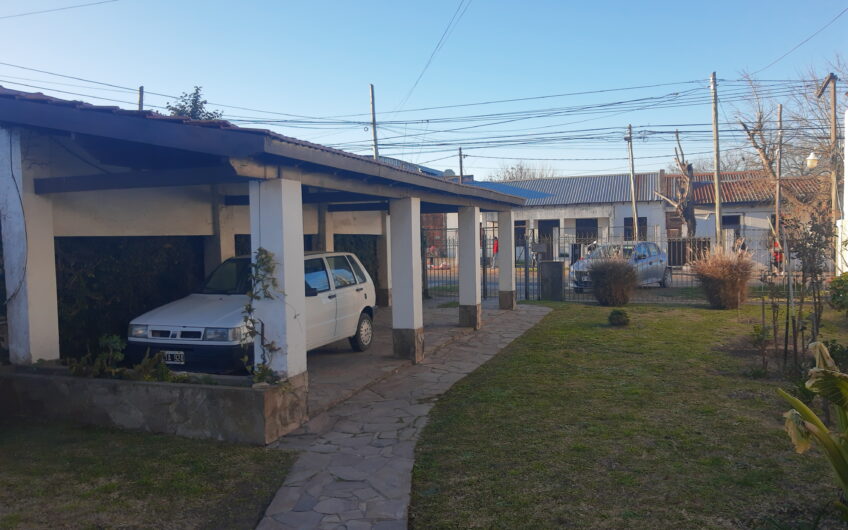 Casa con Parque y cochera doble Acepta Depto en La Plata!!