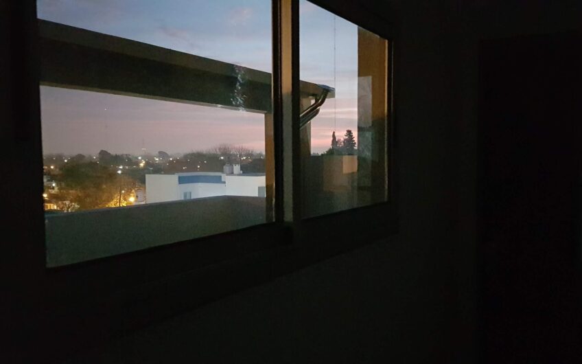 Depto 1 dormitorio en Alquiler en 137 e/ 42 y 43