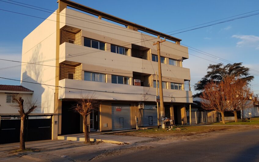 Depto 1 dormitorio en Alquiler en 137 e/ 42 y 43