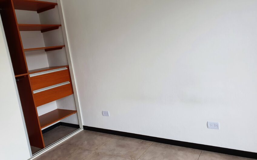 Depto 1 dormitorio en Alquiler en 137 e/ 42 y 43