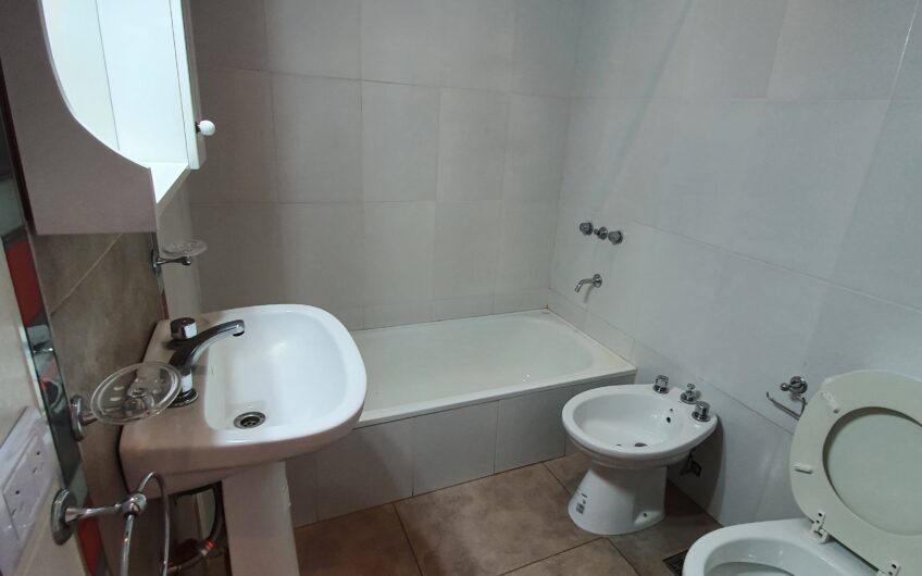 Depto 1 dormitorio en Alquiler en 137 e/ 42 y 43