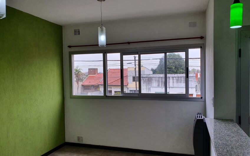 Depto 1 dormitorio en Alquiler en 137 e/ 42 y 43