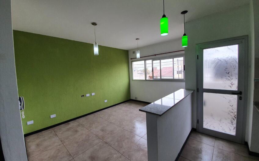 Depto 1 dormitorio en Alquiler en 137 e/ 42 y 43
